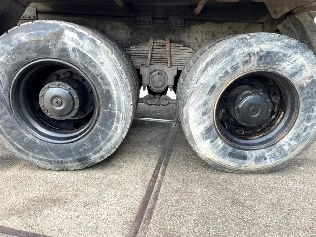 Leasing para MAN 41.464 F2000 8X4 FULL STEEL KIPPER (EURO 2 / ZF16 MANUAL GEARBOX / ZF-INTARDER / FULL STEEL SUSPENSION / REDUCTION AXLES) MAN 41.464 F2000 8X4 FULL STEEL KIPPER (EURO 2 / ZF16 MANUAL GEARBOX / ZF-INTARDER / FULL STEEL SUSPENSION / REDUCTION AXLES): foto 11