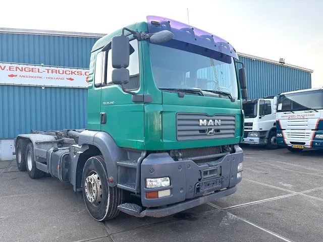 MAN TGA 26.360BB 6x4 FULL STEEL MULTILIFT HOOK-ARM (ZF16 MANUAL GEARBOX / FULL STEEL SUSPENSION / REDUCTION AXLES / AIRCONDITIONING) - Camión multibasculante: foto 2 MAN TGA 26.360BB 6x4 FULL STEEL MULTILIFT HOOK-ARM (ZF16 MANUAL GEARBOX / FULL STEEL SUSPENSION / REDUCTION AXLES / AIRCONDITIONING) - Camión multibasculante: foto 2