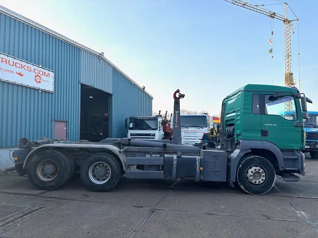 MAN TGA 26.360BB 6x4 FULL STEEL MULTILIFT HOOK-ARM (ZF16 MANUAL GEARBOX / FULL STEEL SUSPENSION / REDUCTION AXLES / AIRCONDITIONING) - Camión multibasculante: foto 4 MAN TGA 26.360BB 6x4 FULL STEEL MULTILIFT HOOK-ARM (ZF16 MANUAL GEARBOX / FULL STEEL SUSPENSION / REDUCTION AXLES / AIRCONDITIONING) - Camión multibasculante: foto 4