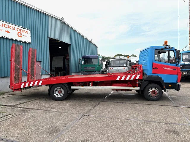 Mercedes-Benz LK 814 RECOVERY TRUCK / CAR-MACHINE TRANSPORTER (6-CILINDER / MANUAL GEARBOX / FULL STEEL SUSPENSION / WINCH / HYDRAULIC RAMPS) - Camión portavehículos: foto 4 Mercedes-Benz LK 814 RECOVERY TRUCK / CAR-MACHINE TRANSPORTER (6-CILINDER / MANUAL GEARBOX / FULL STEEL SUSPENSION / WINCH / HYDRAULIC RAMPS) - Camión portavehículos: foto 4