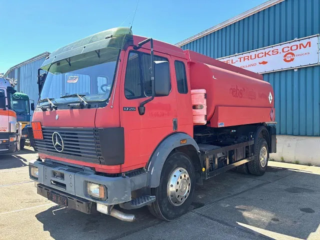 Mercedes-Benz SK 1726 (ORIGINAL GERMAN) 13.500 LITER TANK TRUCK (ZF16 MANUAL GEARBOX / FULL STEEL SUSPENSION / REDUCTION AXLE / ANALOG COUNTER - Camión cisterna: foto 1 Mercedes-Benz SK 1726 (ORIGINAL GERMAN) 13.500 LITER TANK TRUCK (ZF16 MANUAL GEARBOX / FULL STEEL SUSPENSION / REDUCTION AXLE / ANALOG COUNTER - Camión cisterna: foto 1