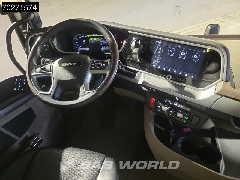 Cabeza tractora DAF XG+ 530 4X2 Retarder 2x Tanks Standklima Leather Alcoa's: foto 18