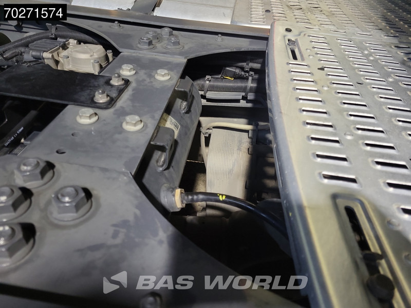 Cabeza tractora DAF XG+ 530 4X2 Retarder 2x Tanks Standklima Leather Alcoa's: foto 14