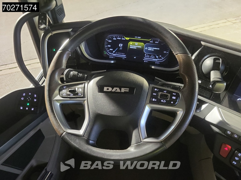 Cabeza tractora DAF XG+ 530 4X2 Retarder 2x Tanks Standklima Leather Alcoa's: foto 19