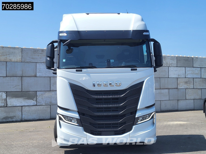 Iveco S-Way 490 4X2 Retarder Standklima 2xTanks Navi ACC LED Euro 6 - Cabeza tractora: foto 5 Iveco S-Way 490 4X2 Retarder Standklima 2xTanks Navi ACC LED Euro 6 - Cabeza tractora: foto 5
