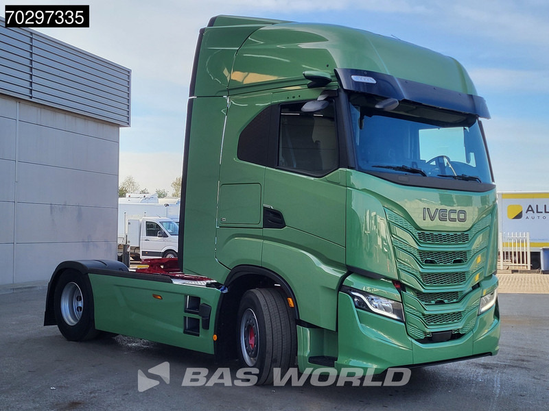 Iveco S-Way 580 4X2 NEW! Electric Steering Standklima Navi ACC LED Euro 6 - Cabeza tractora: foto 3 Iveco S-Way 580 4X2 NEW! Electric Steering Standklima Navi ACC LED Euro 6 - Cabeza tractora: foto 3