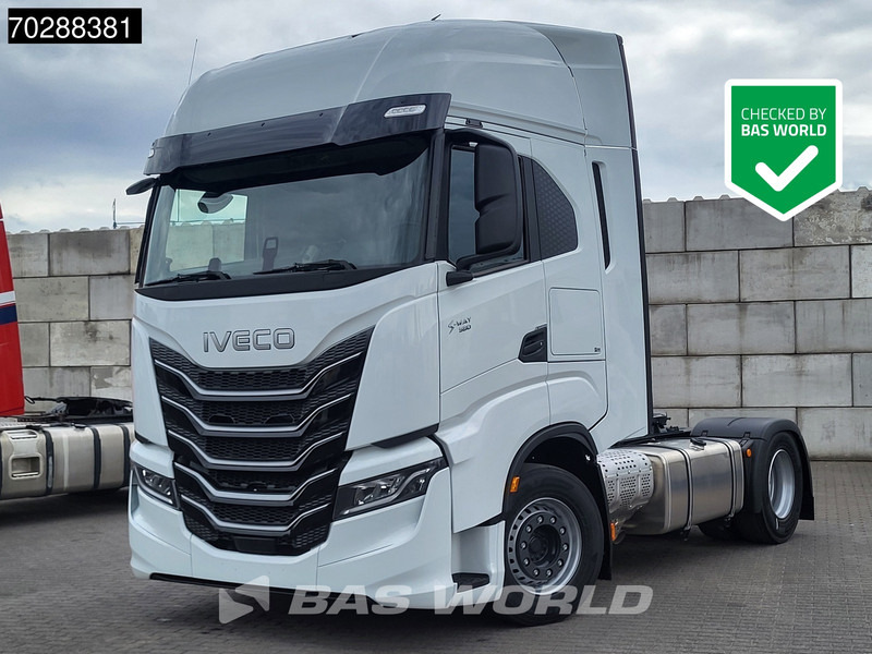 Iveco S-way 580 4X2 Nieuw! 2xTanks Standklima ACC LED Euro 6 - Cabeza tractora: foto 1 Iveco S-way 580 4X2 Nieuw! 2xTanks Standklima ACC LED Euro 6 - Cabeza tractora: foto 1