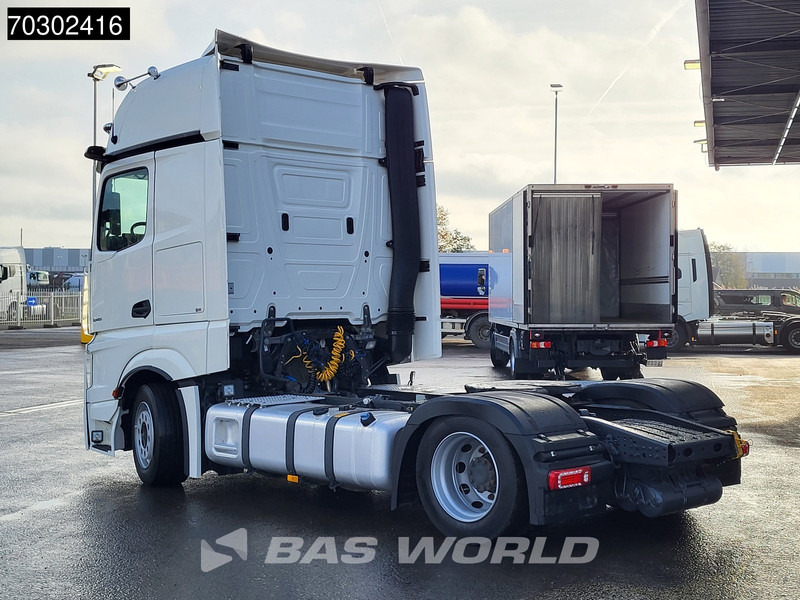 Mercedes-Benz Actros 1845 4X2 GigaSpace Mega Retarder 2x Tanks Standklima Xenon Euro 6 - Cabeza tractora: foto 2 Mercedes-Benz Actros 1845 4X2 GigaSpace Mega Retarder 2x Tanks Standklima Xenon Euro 6 - Cabeza tractora: foto 2
