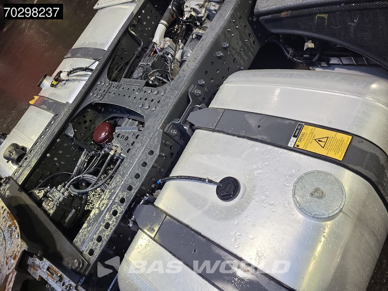 Leasing para Mercedes-Benz Actros 1845 4X2 Retarder Mega 2xTanks Standklima Xenon Navi ACC Euro 6 Mercedes-Benz Actros 1845 4X2 Retarder Mega 2xTanks Standklima Xenon Navi ACC Euro 6: foto 13