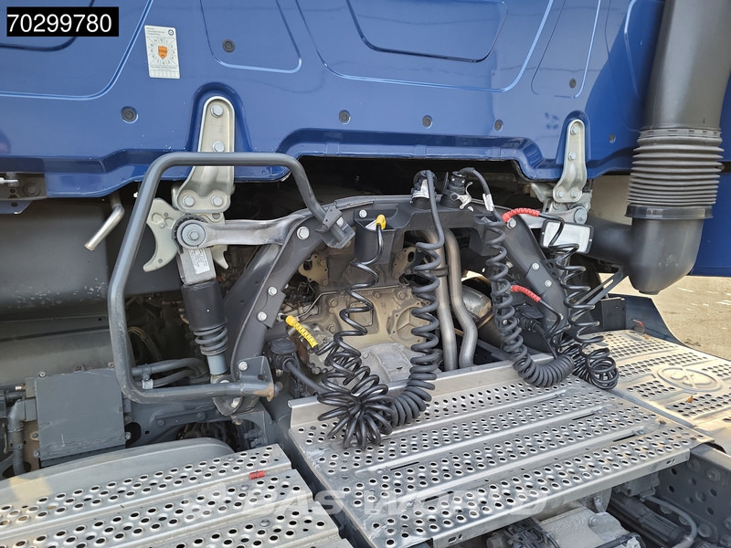 Mercedes-Benz Actros 1851 4X2 BigSpace Retarder 2x Tanks Full-Air Standklima - Cabeza tractora: foto 5 Mercedes-Benz Actros 1851 4X2 BigSpace Retarder 2x Tanks Full-Air Standklima - Cabeza tractora: foto 5