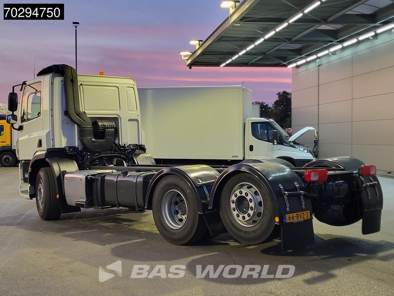 DAF CF 300 6X2 Lift/Steering Axle ACC Euro 6 - Camión chasis: foto 2 DAF CF 300 6X2 Lift/Steering Axle ACC Euro 6 - Camión chasis: foto 2
