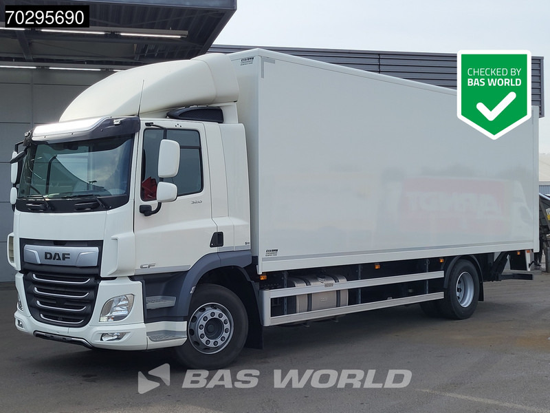 DAF CF 320 4X2 LOW Mileage! 2000kg Ladebordwand Automatic Navi ACC Euro 6 - Camión caja cerrada: foto 1 DAF CF 320 4X2 LOW Mileage! 2000kg Ladebordwand Automatic Navi ACC Euro 6 - Camión caja cerrada: foto 1