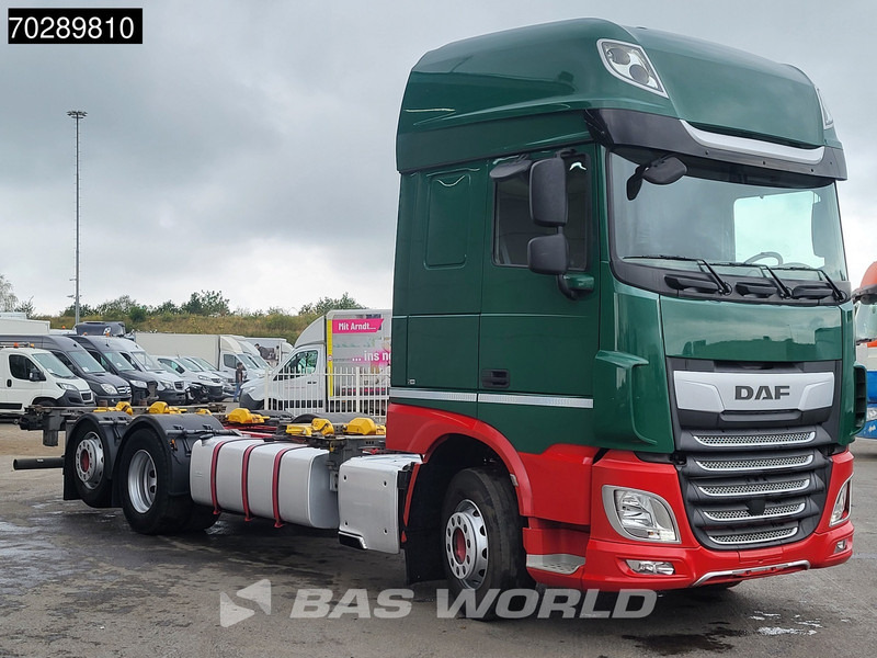 DAF XF 480 6X2 Retarder BDF Lift-Axle Automatic Navi ACC Euro 6 - Camión portacontenedore/ Intercambiable: foto 3 DAF XF 480 6X2 Retarder BDF Lift-Axle Automatic Navi ACC Euro 6 - Camión portacontenedore/ Intercambiable: foto 3