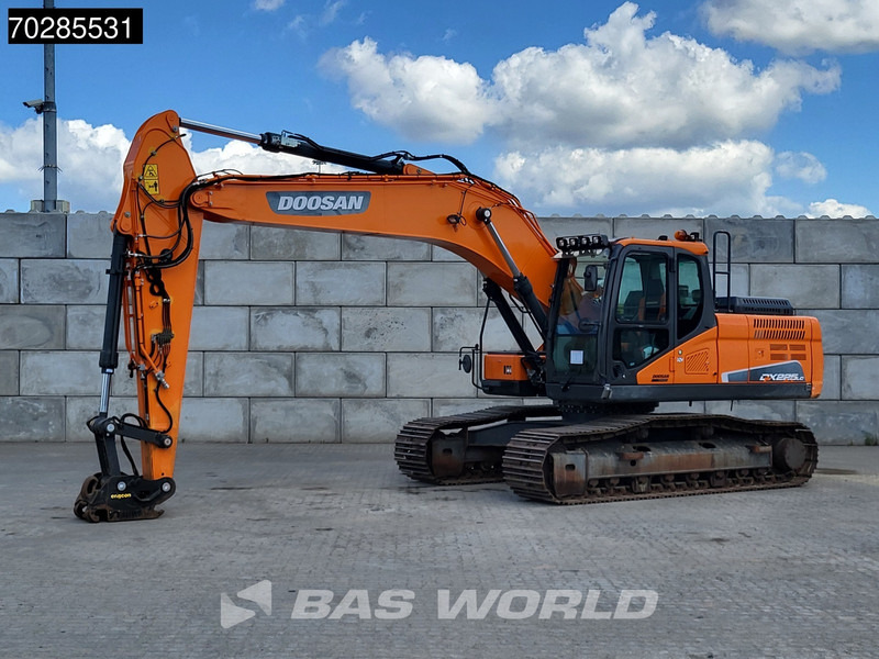 Doosan DX225 LC-5 3 BUCKETS - Excavadora de cadenas: foto 2 Doosan DX225 LC-5 3 BUCKETS - Excavadora de cadenas: foto 2