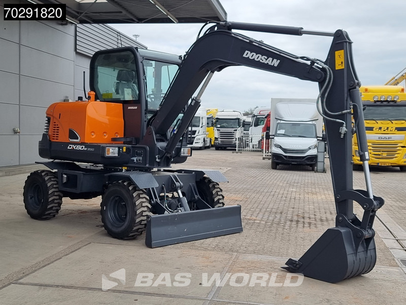 Doosan DX60W A/C - NEW UNUSED - Excavadora de ruedas: foto 5 Doosan DX60W A/C - NEW UNUSED - Excavadora de ruedas: foto 5