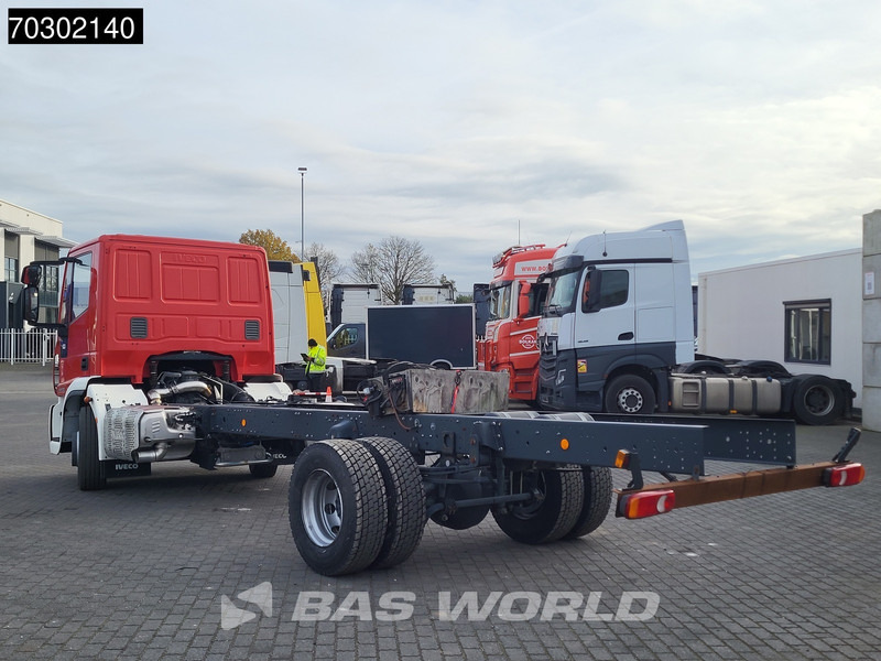 Iveco Eurocargo 160E320 4X2 NEW! 16T chassis 2016 production Euro 6 - Camión chasis: foto 2 Iveco Eurocargo 160E320 4X2 NEW! 16T chassis 2016 production Euro 6 - Camión chasis: foto 2