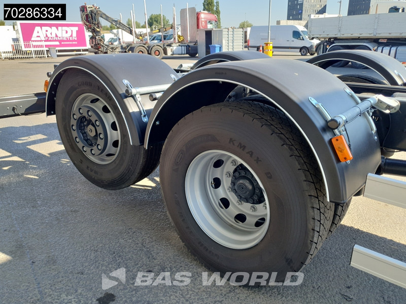 Camión chasis nuevo Iveco S-Way 490 6X2 NEW chassis! Retarder Standklima Lift+lenkasche PTO preparation LED Navi ACC Euro 6: foto 17