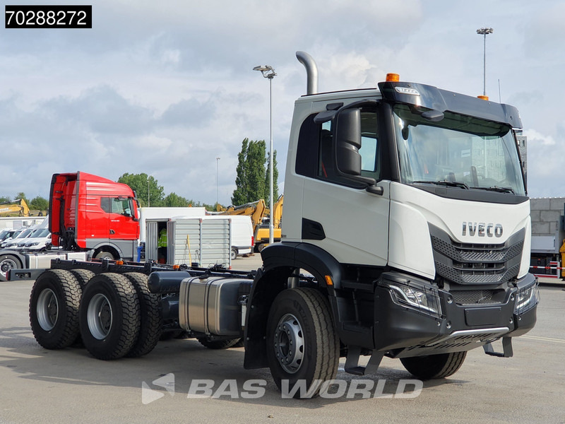 Iveco X-Way 460 6X4 New! Retarder steelsuspension Big-Axle Automatic Navi Euro 6 - Camión chasis: foto 3 Iveco X-Way 460 6X4 New! Retarder steelsuspension Big-Axle Automatic Navi Euro 6 - Camión chasis: foto 3