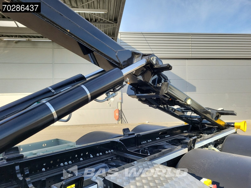 Iveco X-Way 580 6X2 Palfinger PHT20SLD5 Hooklift Lift+steering Axle Automatic Navi ACC LED Euro 6 - Camión multibasculante: foto 3 Iveco X-Way 580 6X2 Palfinger PHT20SLD5 Hooklift Lift+steering Axle Automatic Navi ACC LED Euro 6 - Camión multibasculante: foto 3