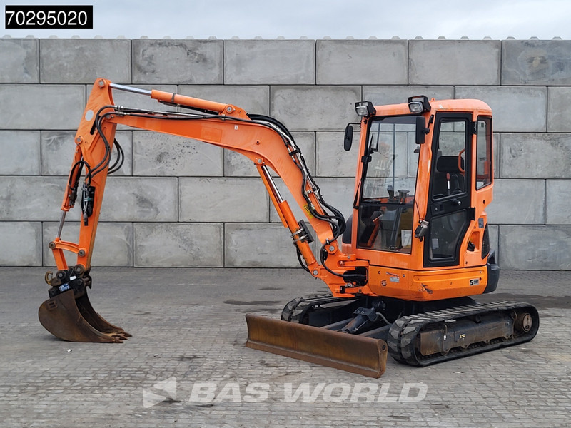 Kubota U35 -3a3 - Miniexcavadora: foto 2 Kubota U35 -3a3 - Miniexcavadora: foto 2