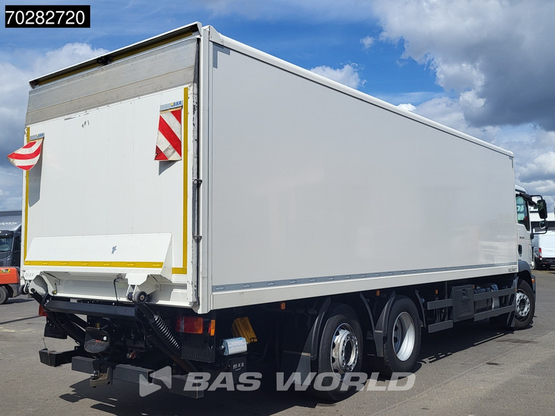 MAN TGM 26.320 6X2 2000kg Ladebordwand Automatic Lift+steering axle Navi Euro 6 - Camión caja cerrada: foto 5 MAN TGM 26.320 6X2 2000kg Ladebordwand Automatic Lift+steering axle Navi Euro 6 - Camión caja cerrada: foto 5