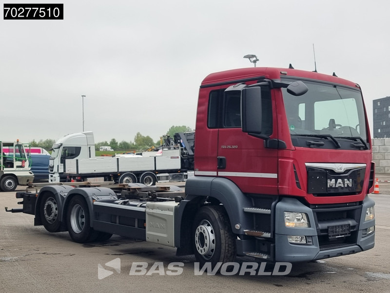 MAN TGS 26.320 6X2 BDF ADR Lift+lenkasche Automatic Euro 6 - Camión portacontenedore/ Intercambiable: foto 3 MAN TGS 26.320 6X2 BDF ADR Lift+lenkasche Automatic Euro 6 - Camión portacontenedore/ Intercambiable: foto 3