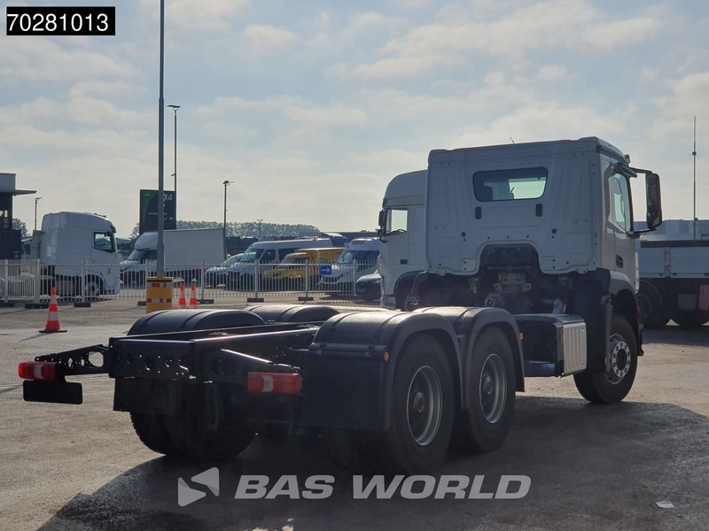 Mercedes-Benz Arocs 2636 6X4 NEW chassis Flywheel PTO Big-Axle Automatic Steelsuspension Euro 6 - Camión chasis: foto 5 Mercedes-Benz Arocs 2636 6X4 NEW chassis Flywheel PTO Big-Axle Automatic Steelsuspension Euro 6 - Camión chasis: foto 5