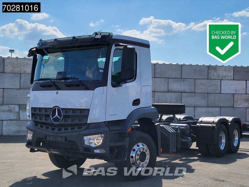 Mercedes-Benz Arocs 2640 6X4 NEW chassis Steel suspension Big-Axle Alcoa Automatic Euro 6 - Camión chasis: foto 1 Mercedes-Benz Arocs 2640 6X4 NEW chassis Steel suspension Big-Axle Alcoa Automatic Euro 6 - Camión chasis: foto 1