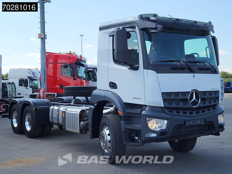 Mercedes-Benz Arocs 2640 6X4 NEW chassis Steel suspension Big-Axle Alcoa Automatic Euro 6 - Camión chasis: foto 3 Mercedes-Benz Arocs 2640 6X4 NEW chassis Steel suspension Big-Axle Alcoa Automatic Euro 6 - Camión chasis: foto 3