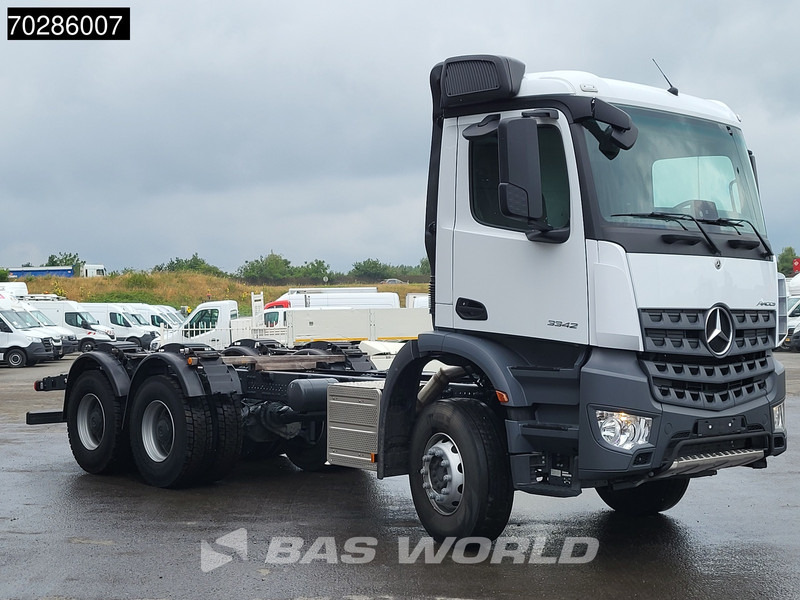 Mercedes-Benz Arocs 3342 6X4 NEW 6x4 chassis Big-Axle Automatic Steel suspension Euro 3 - Camión chasis: foto 3 Mercedes-Benz Arocs 3342 6X4 NEW 6x4 chassis Big-Axle Automatic Steel suspension Euro 3 - Camión chasis: foto 3