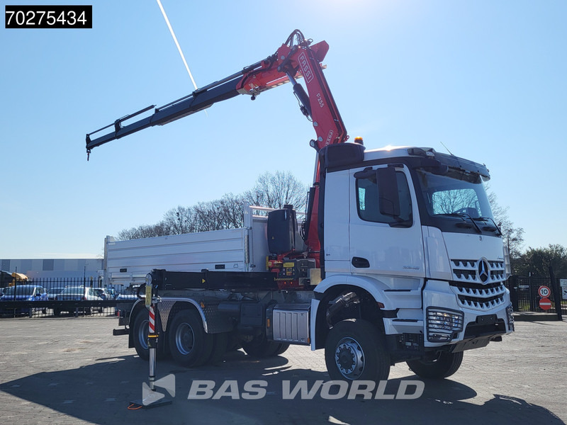 Mercedes-Benz Arocs 3348 6X6 Fassi F255A.2.24 xe-dynamic Kran Dreiseitenkipper Navi Euro 6 - Camión volquete, Camión grúa: foto 3 Mercedes-Benz Arocs 3348 6X6 Fassi F255A.2.24 xe-dynamic Kran Dreiseitenkipper Navi Euro 6 - Camión volquete, Camión grúa: foto 3