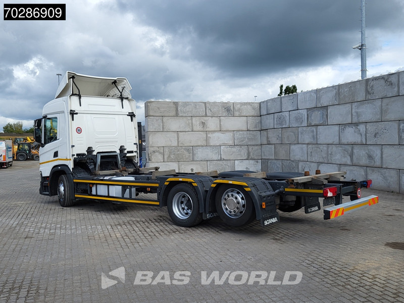 Scania G320 6X2 BDF Lift Axle Automatic Euro 6 - Camión portacontenedore/ Intercambiable: foto 2 Scania G320 6X2 BDF Lift Axle Automatic Euro 6 - Camión portacontenedore/ Intercambiable: foto 2