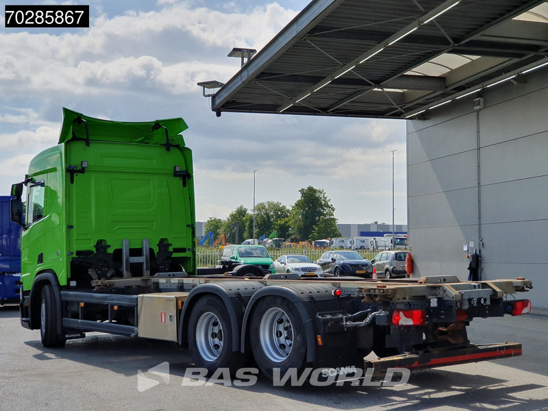 Scania R520 R 6X2 BDF Retarder Lift-axle Automatic LED ACC Euro 6 - Camión portacontenedore/ Intercambiable: foto 2 Scania R520 R 6X2 BDF Retarder Lift-axle Automatic LED ACC Euro 6 - Camión portacontenedore/ Intercambiable: foto 2