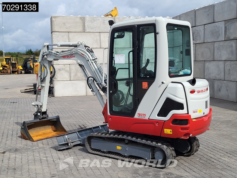 Takeuchi TB225 HAMMER + 3 BUCKETS - Miniexcavadora: foto 5 Takeuchi TB225 HAMMER + 3 BUCKETS - Miniexcavadora: foto 5
