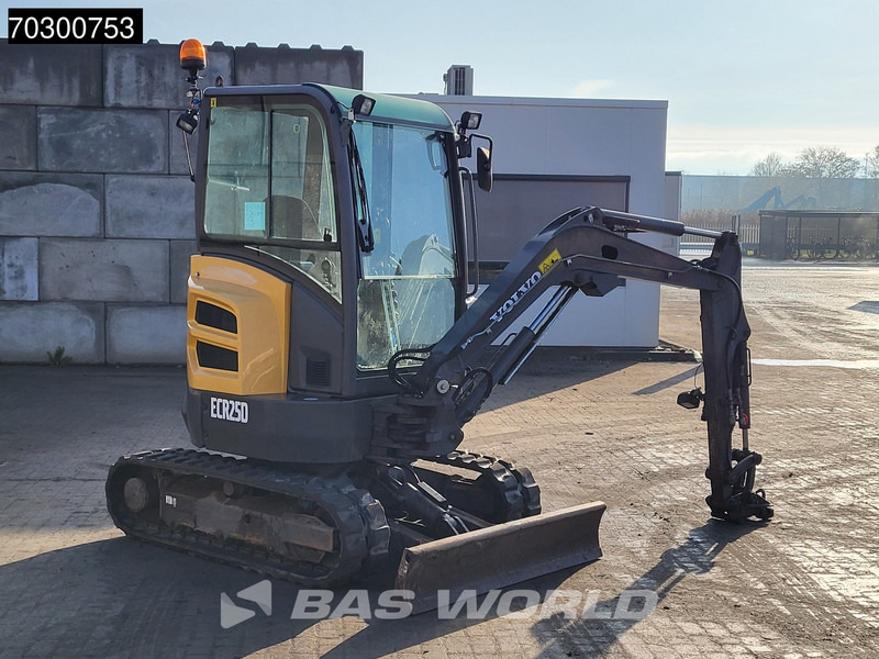 Miniexcavadora Volvo ECR25 D: foto 8