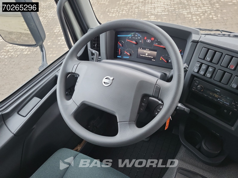 Foto del interior 2: Camión chasis nuevo Volvo FE 320 4X2 NEW 18t chassis PTO Preparation Automatic Euro 6