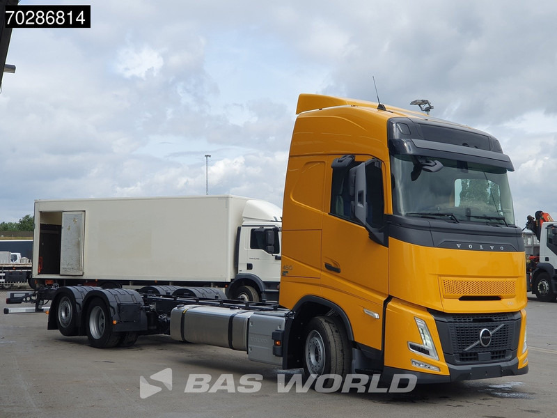 Volvo FH 460 6X2 NEW chassis! Full air Suspension Lift-Axle Navi ACC LED Euro 6 - Camión chasis: foto 3 Volvo FH 460 6X2 NEW chassis! Full air Suspension Lift-Axle Navi ACC LED Euro 6 - Camión chasis: foto 3