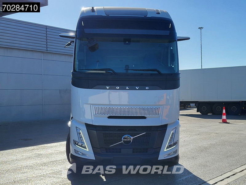 Volvo FH 62 R AERO 6X2 NEW Horsetruck chassis Lift+Lenkachse Dynamic Steering Mirror cam Euro 6 - Camión chasis: foto 5 Volvo FH 62 R AERO 6X2 NEW Horsetruck chassis Lift+Lenkachse Dynamic Steering Mirror cam Euro 6 - Camión chasis: foto 5