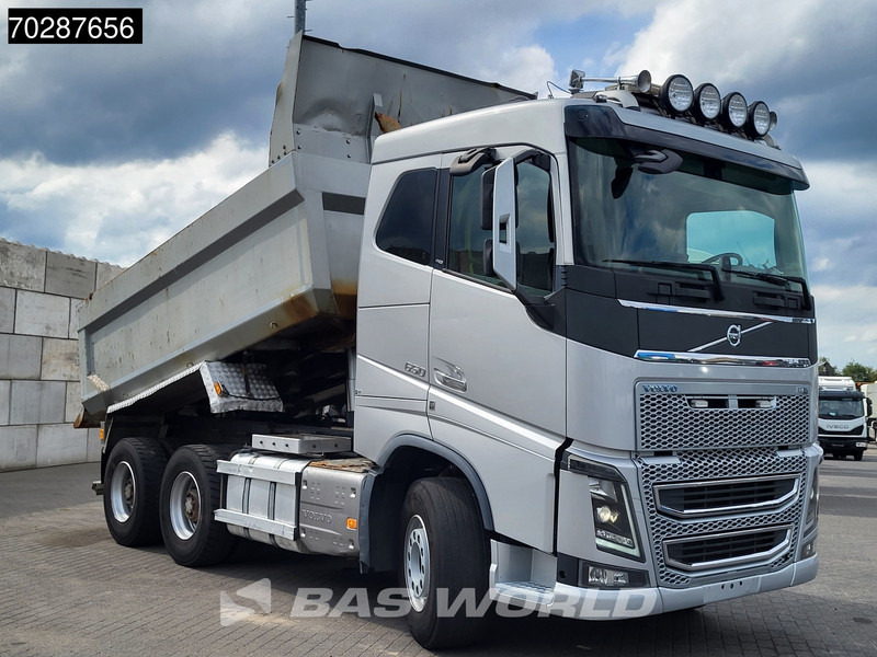 Volvo FH16 650 FH16 6X4 12m3 tipper Big-Axle Automatic Xenon Euro 6 - Camión volquete: foto 3 Volvo FH16 650 FH16 6X4 12m3 tipper Big-Axle Automatic Xenon Euro 6 - Camión volquete: foto 3