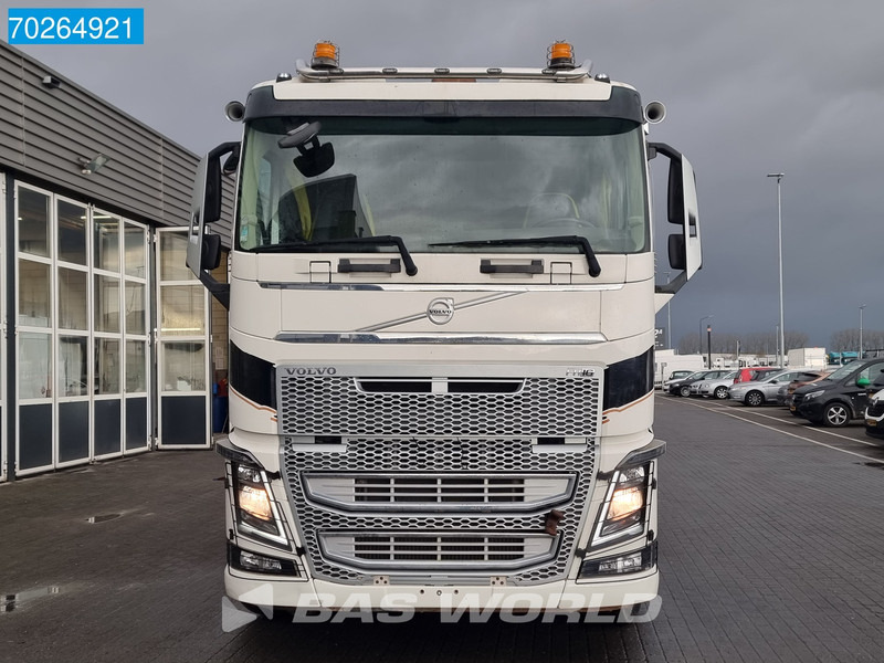 Volvo FH16 750 6X4 Hiab Loglift Wood Crane VEB+ Retarder 2x Tanks Euro 6 - Camión forestal, Camión grúa: foto 2 Volvo FH16 750 6X4 Hiab Loglift Wood Crane VEB+ Retarder 2x Tanks Euro 6 - Camión forestal, Camión grúa: foto 2