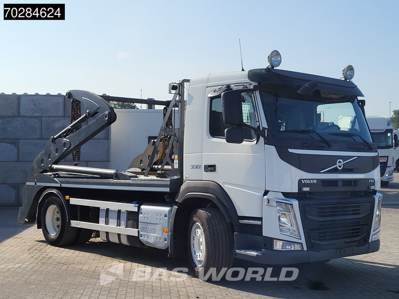Volvo FM 330 FM 4X2 VEB Xenon Skip Loader Euro 6 - Camión portacontenedor de cadenas: foto 3 Volvo FM 330 FM 4X2 VEB Xenon Skip Loader Euro 6 - Camión portacontenedor de cadenas: foto 3