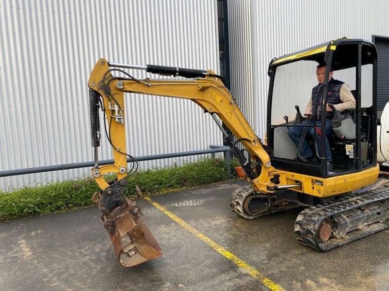 Caterpillar CANOPY 302.7DCR MACHINE SUISSE - Miniexcavadora: foto 4 Caterpillar CANOPY 302.7DCR MACHINE SUISSE - Miniexcavadora: foto 4
