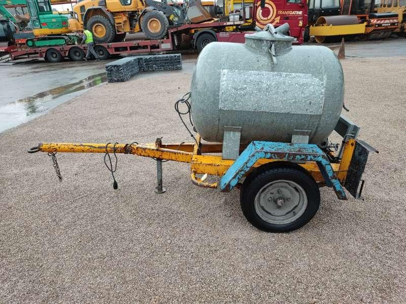 Courant Semi Citerne 500 LITRES A EAU - Tanque: foto 4 Courant Semi Citerne 500 LITRES A EAU - Tanque: foto 4