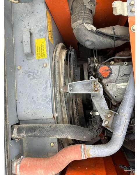 Excavadora de cadenas Hitachi ZX225USLC-3: foto 15