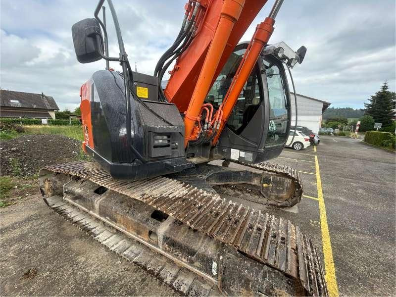 Excavadora de cadenas Hitachi ZX225USLC-3: foto 6