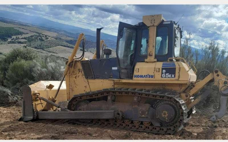 Komatsu D65EX-15 - Bulldozer: foto 2 Komatsu D65EX-15 - Bulldozer: foto 2