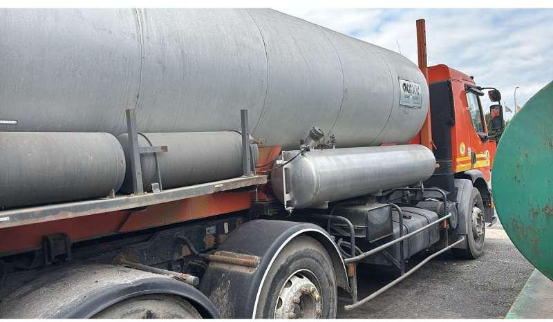Renault PREMIUM 370-26 - Distribuidor de asfalto: foto 5 Renault PREMIUM 370-26 - Distribuidor de asfalto: foto 5