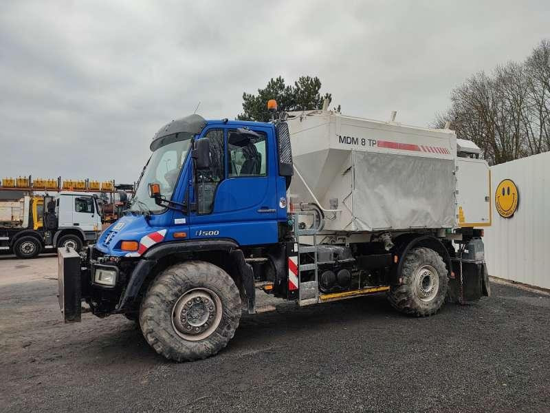 Unimog Epandeur à chaux UNIMOG U500 - Maquinaria para fertilización: foto 3 Unimog Epandeur à chaux UNIMOG U500 - Maquinaria para fertilización: foto 3