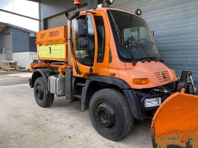 Máquina quitanieve Unimog UNIMOG: foto 1