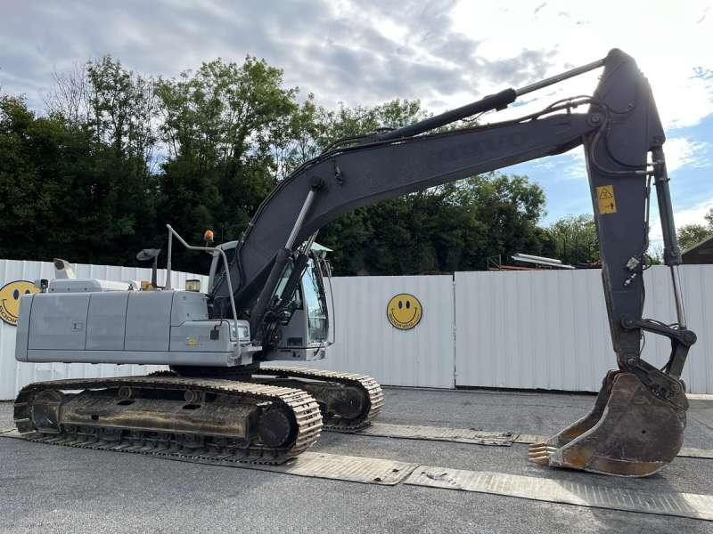 Volvo EC220DL - Excavadora de cadenas: foto 1 Volvo EC220DL - Excavadora de cadenas: foto 1